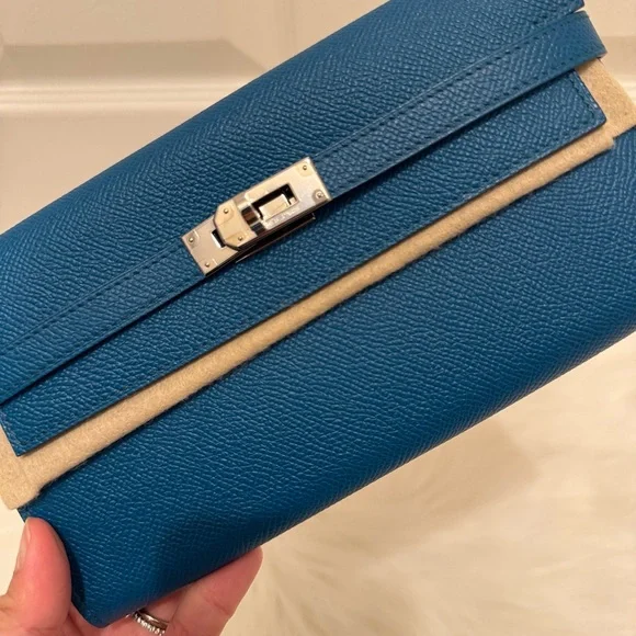 Hermes Blue Epsom Kelly Classic Wallet - Picture 5 of 9
